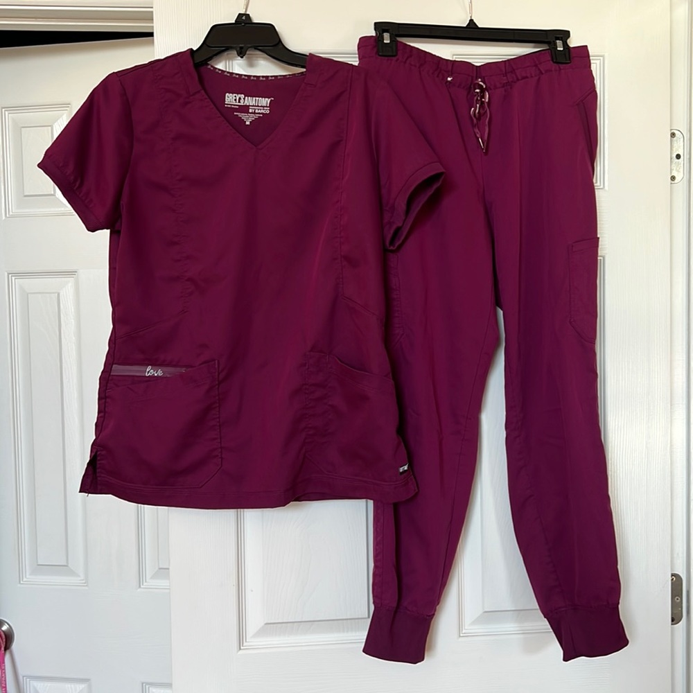 Grey’s Anatomy scrubs size medium